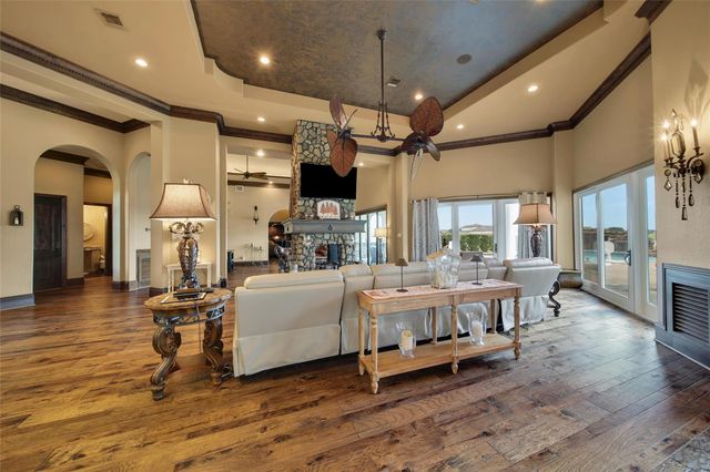 418 Lakeview Boulevard, Dickinson, TX 77539
