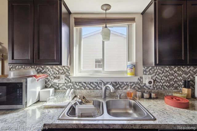 44768 Hanford Road, Canton, MI 48187