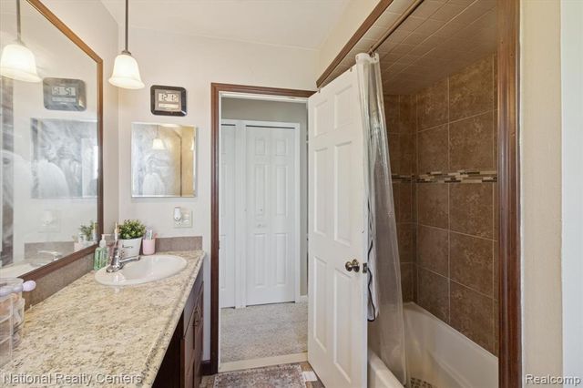 44768 Hanford Road, Canton, MI 48187