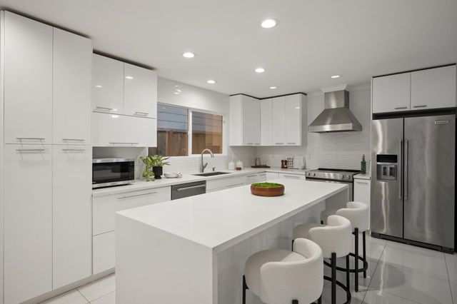 7333 Tulipwood Cir, Pleasanton, CA 94588