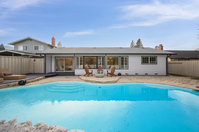 7333 Tulipwood Cir, Pleasanton, CA 94588