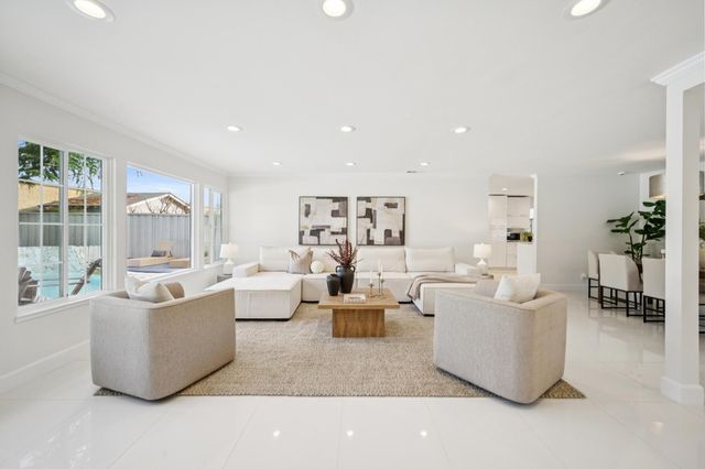 7333 Tulipwood Cir, Pleasanton, CA 94588