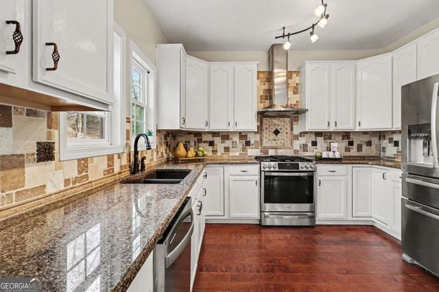 15 Forest Point, Newnan, GA 30265