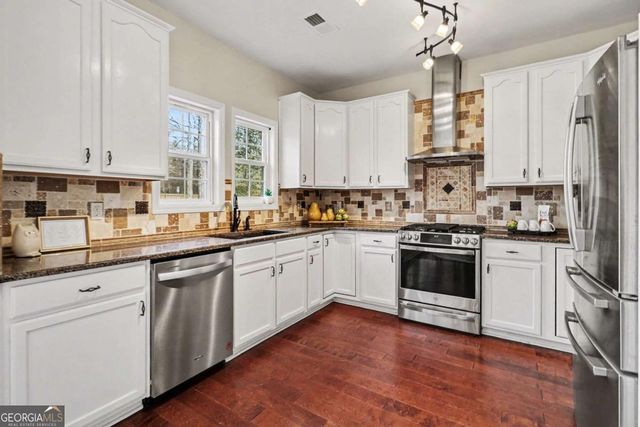 15 Forest Point, Newnan, GA 30265