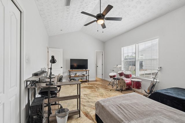 602 Tropical Way, Freeport, FL 32439