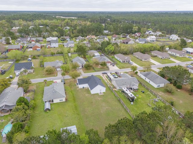 602 Tropical Way, Freeport, FL 32439