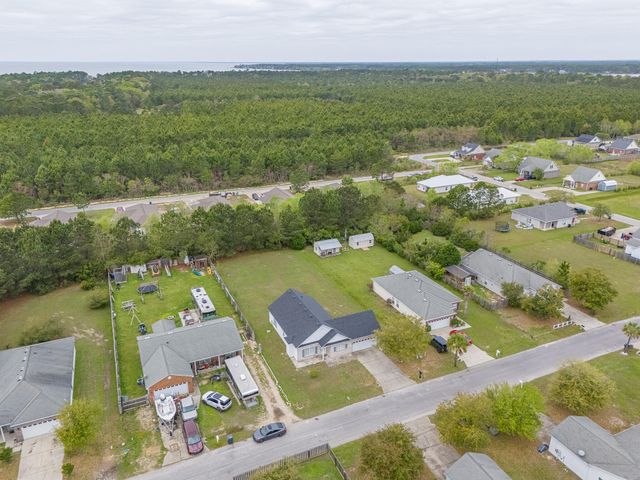 602 Tropical Way, Freeport, FL 32439