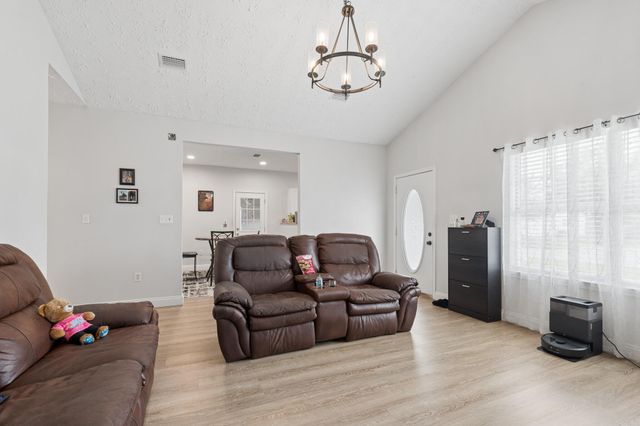 602 Tropical Way, Freeport, FL 32439