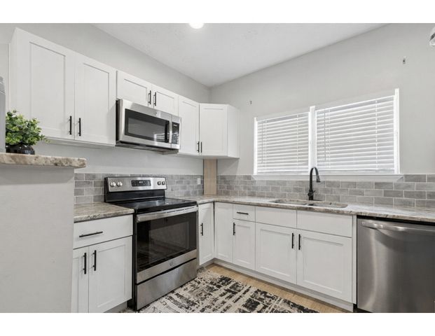 602 Tropical Way, Freeport, FL 32439