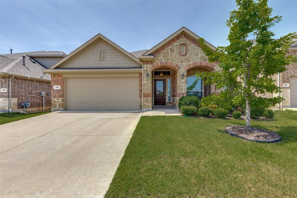 1756 Rio Costilla Road, Fort Worth, TX 76131