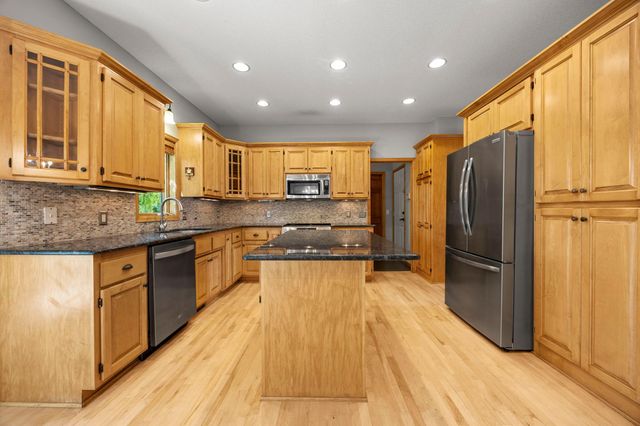 18462 Gladstone Boulevard N, Maple Grove, MN 55311