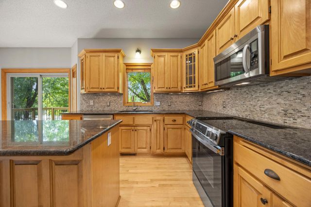 18462 Gladstone Boulevard N, Maple Grove, MN 55311