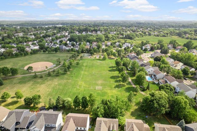18462 Gladstone Boulevard N, Maple Grove, MN 55311