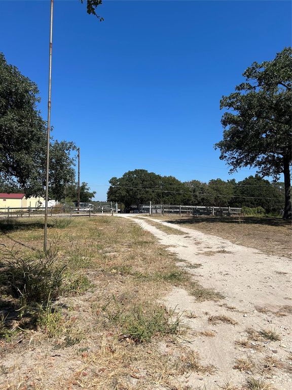 145 Sandy LN, Elgin, TX 78621