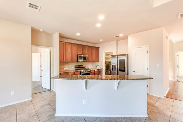 1604 Greenside DR, Round Rock, TX 78665