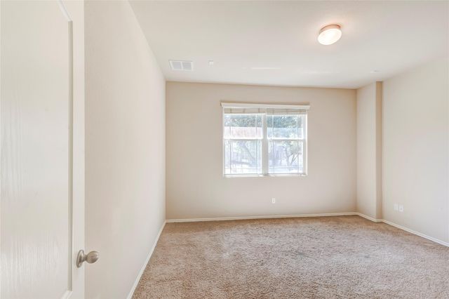 1604 Greenside DR, Round Rock, TX 78665