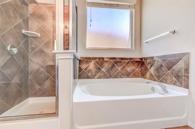 1604 Greenside DR, Round Rock, TX 78665