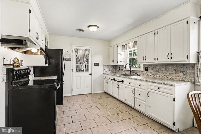 273 W PENN GRANT RD, Willow Street, PA 17584