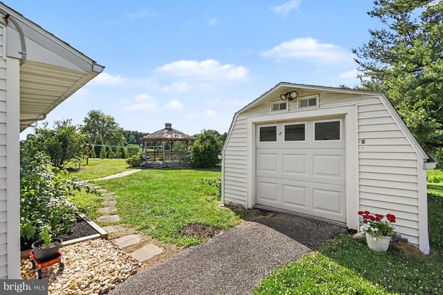 273 W PENN GRANT RD, Willow Street, PA 17584
