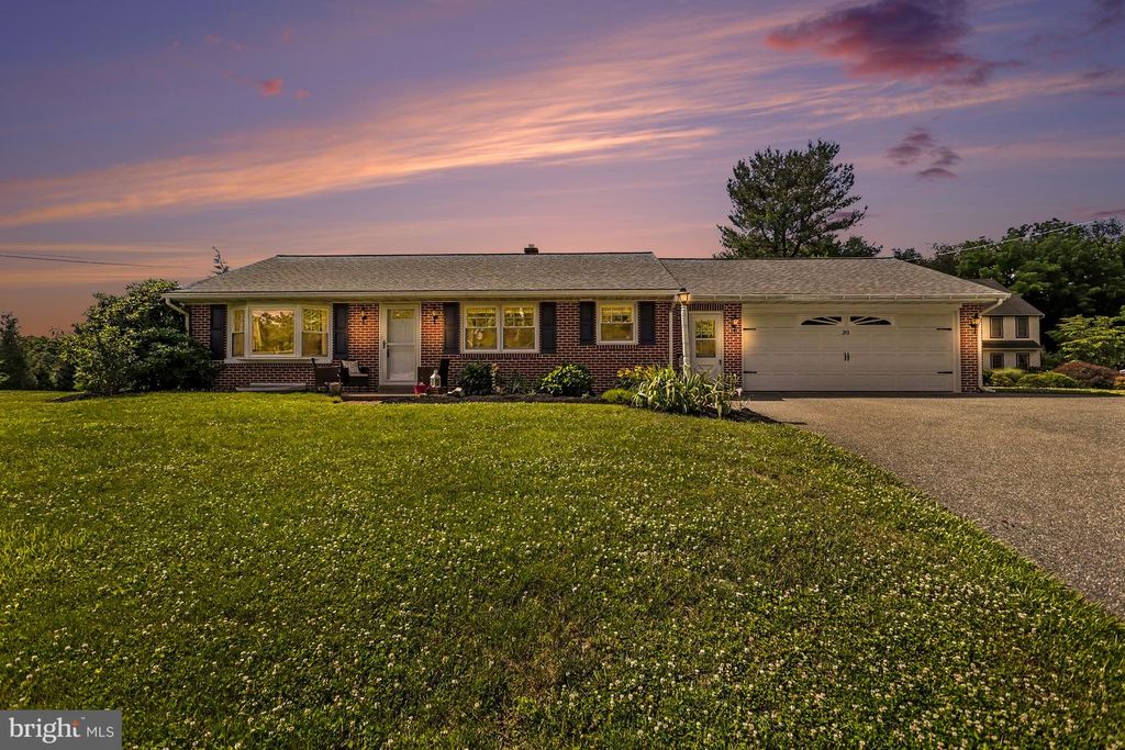 273 W PENN GRANT RD, Willow Street, PA 17584