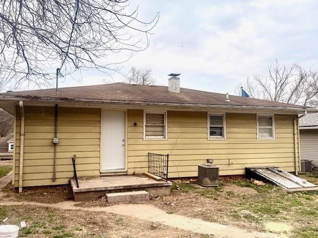 1501 Pacific Street, St Joseph, MO 64503