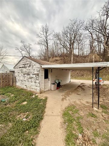 1501 Pacific Street, St Joseph, MO 64503