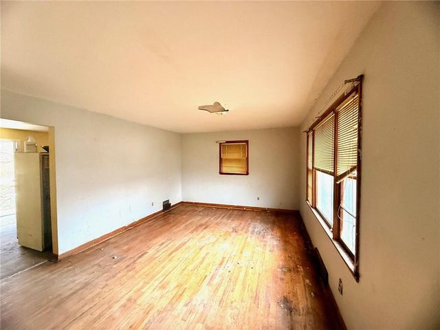 1501 Pacific Street, St Joseph, MO 64503