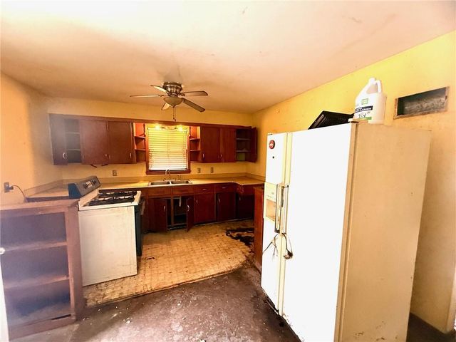 1501 Pacific Street, St Joseph, MO 64503