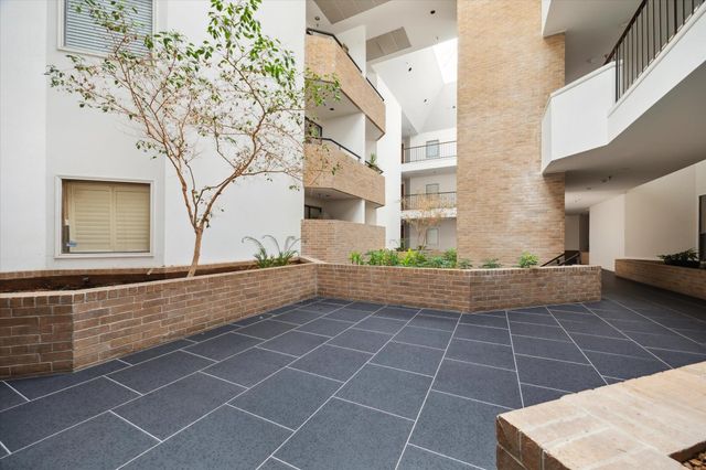 5220 Weslayan Street 210, Houston, TX 77005