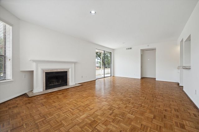 5220 Weslayan Street 210, Houston, TX 77005