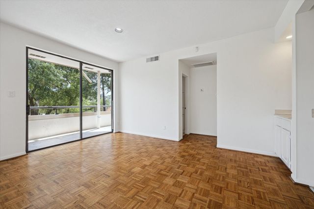 5220 Weslayan Street 210, Houston, TX 77005