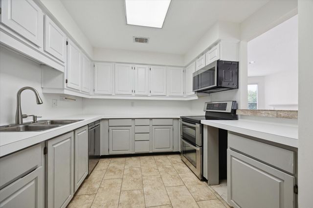 5220 Weslayan Street 210, Houston, TX 77005
