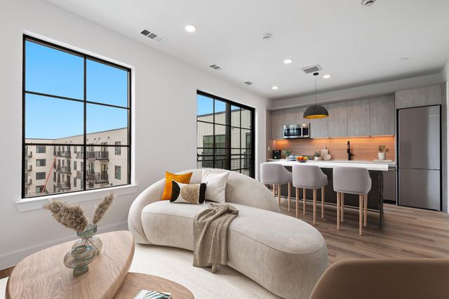 4315 S Congress Ave 424, Austin, TX 78745