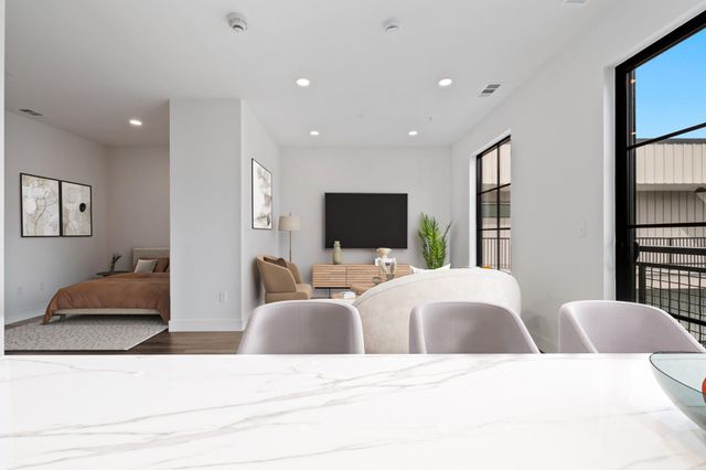 4315 S Congress Ave 424, Austin, TX 78745