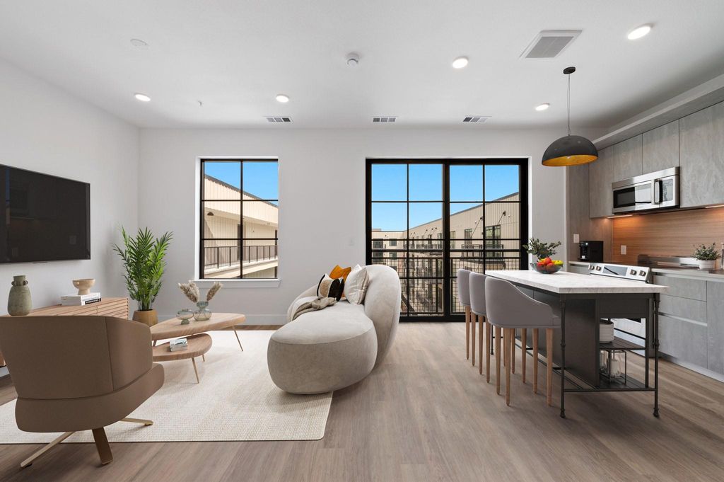 4315 S Congress Ave 424, Austin, TX 78745