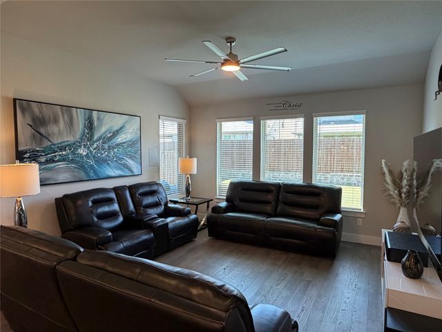 862 Mildren Lane, Fate, TX 75087