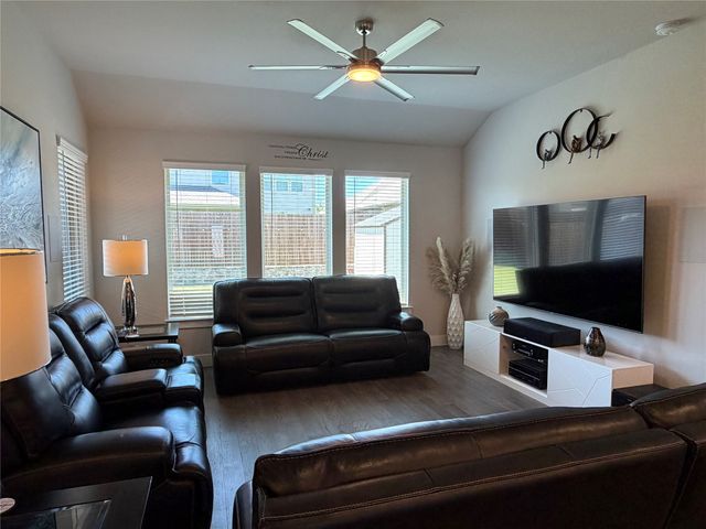 862 Mildren Lane, Fate, TX 75087