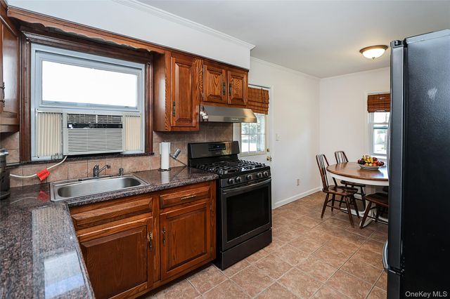 251 McKinley Parkway, Mineola, NY 11501