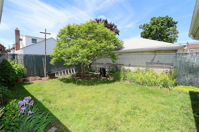 251 McKinley Parkway, Mineola, NY 11501