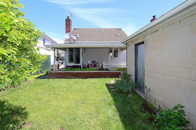 251 McKinley Parkway, Mineola, NY 11501
