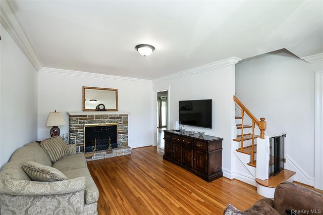 251 McKinley Parkway, Mineola, NY 11501