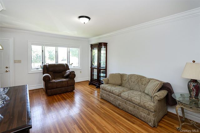 251 McKinley Parkway, Mineola, NY 11501