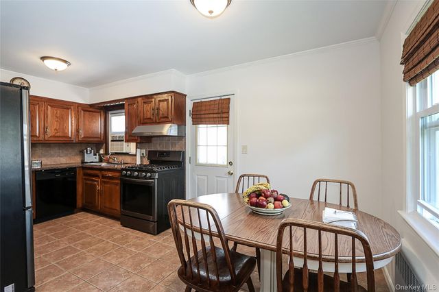 251 McKinley Parkway, Mineola, NY 11501