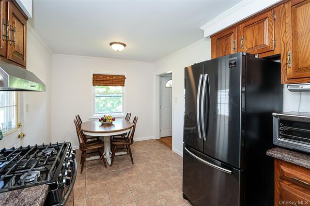 251 McKinley Parkway, Mineola, NY 11501