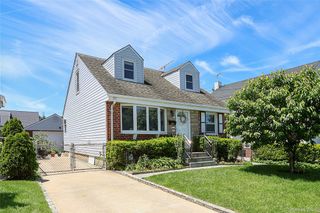 251 McKinley Parkway, Mineola, NY 11501