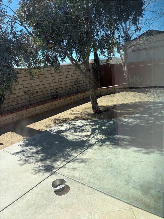 Image 8 of property listing at 14557 Adobe, Victorville, CA 92394