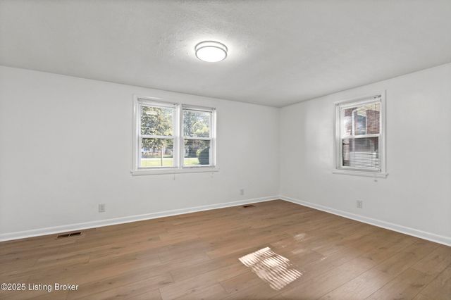 518 Washburn Ave, Louisville, KY 40222