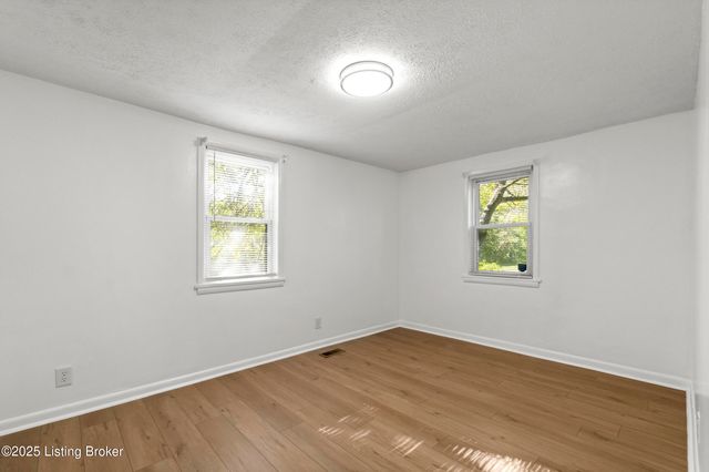 518 Washburn Ave, Louisville, KY 40222