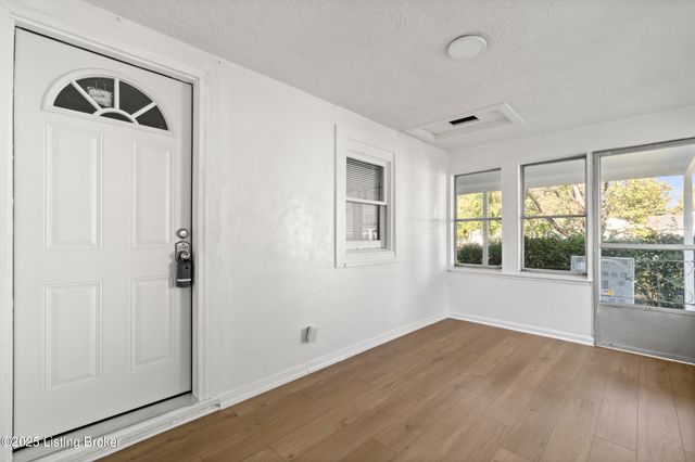 518 Washburn Ave, Louisville, KY 40222