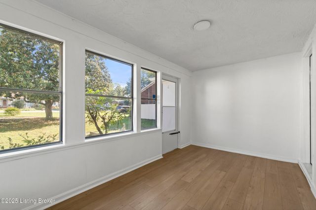 518 Washburn Ave, Louisville, KY 40222